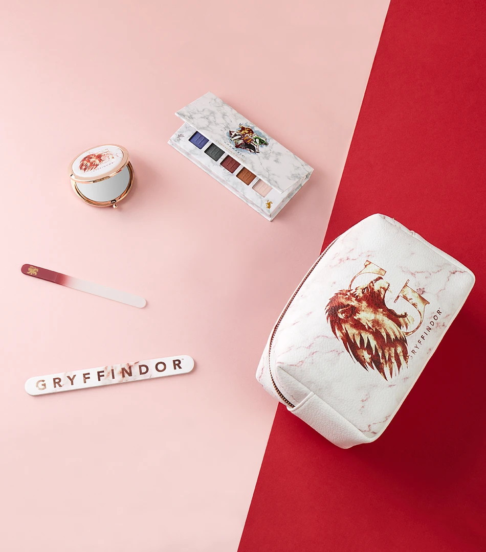 Warner Bros Gryffindor Cosmetics Bag Bundle 3 Warner Bros Gryffindor Cosmetics Bag Bundle